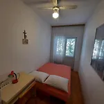 With Parking Space - 12211 Апартаменты Макарска