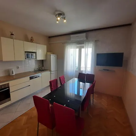 Apartman With A Parking Space - 12211