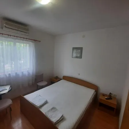 Apartment With Parking Space - 12211 Makarska