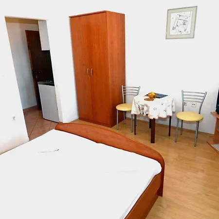 With A Parking Space - 12211 Makarska