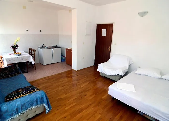 Apartment With Parking Space - 12211 *