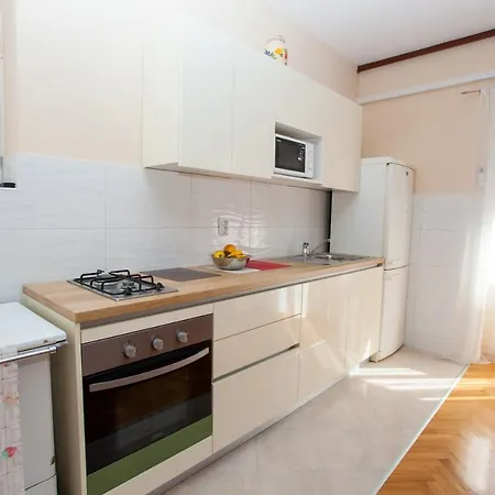 Apartament With Parking Space - 12211 Makarska